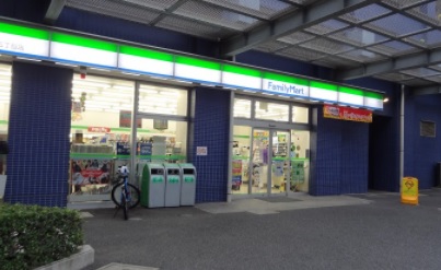 コンビニ　ファミリーマート勝どき三丁目店（コンビニ）まで100m