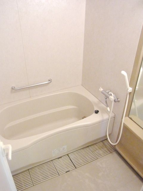 バス・シャワールーム　★追焚き付きバス★