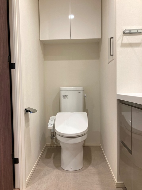 トイレ　※写真は同タイプ住戸です。