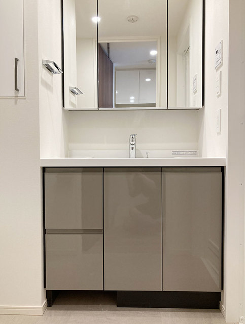 洗面設備　※写真は同タイプ住戸です。