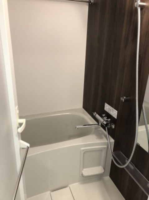 バス・シャワールーム　バスルーム