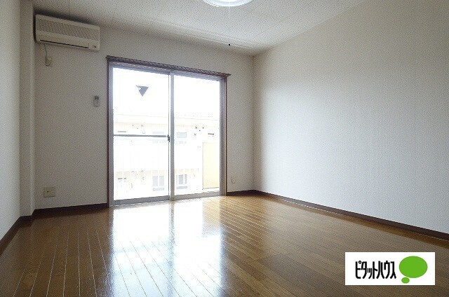 居室・リビング　他のお部屋のお写真です