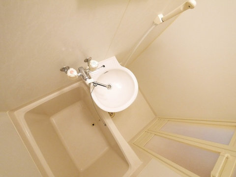 バス・シャワールーム　お風呂で日々の疲れを落としましょう