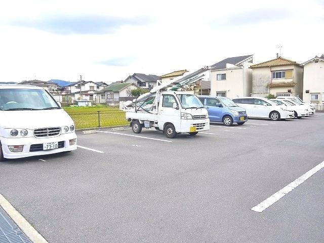 駐車場　駐車スペースもあります