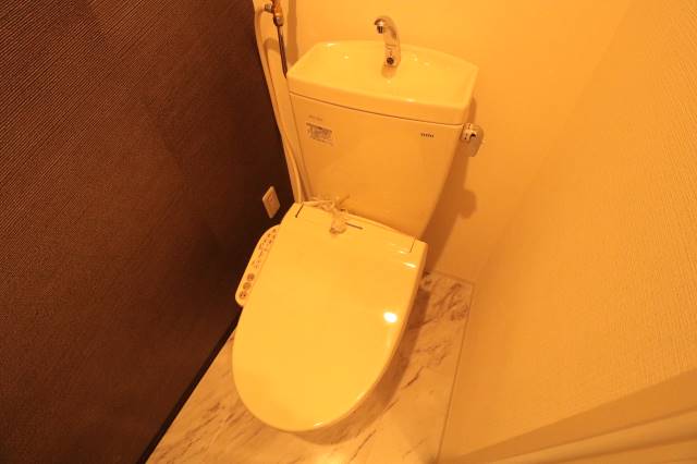 トイレ　人気設備♪シャワートイレ♪