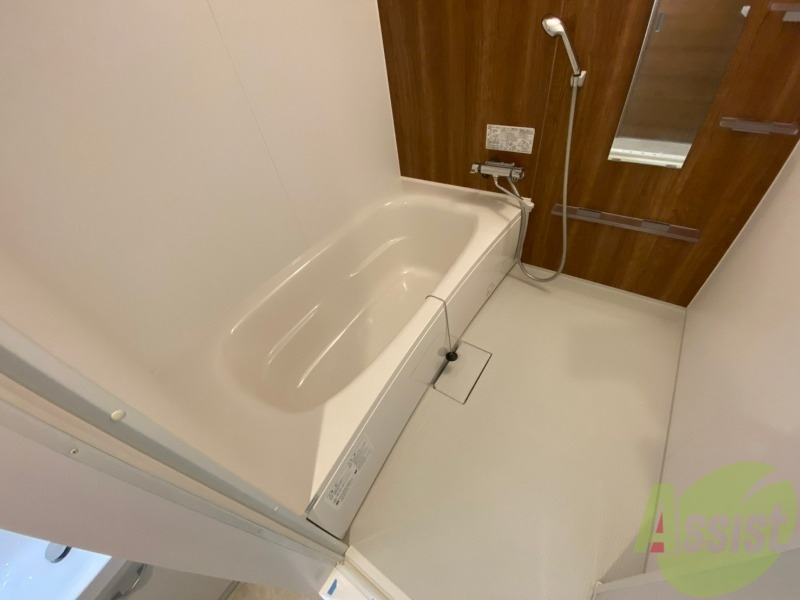 バス・シャワールーム　ユニットバスです。疲れを癒すのに欠かせませんね！