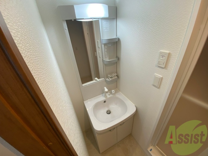 洗面設備　こちらに洗面台があります。朝の洗顔はこちらで。