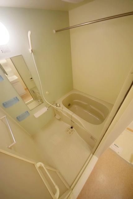 バス・シャワールーム　追い焚き付き