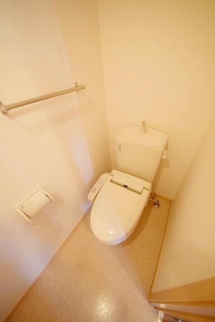 トイレ　温水洗浄便座