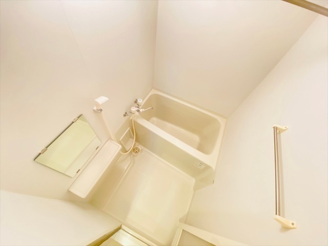 バス・シャワールーム　同一建物内の別部屋の内装写真になります。（　１００９号室）