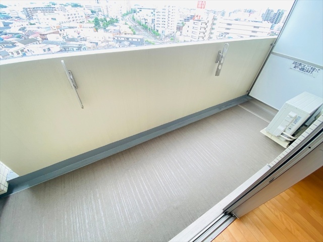 バルコニー　同一建物内の別部屋の内装写真になります。（　１００９号室）