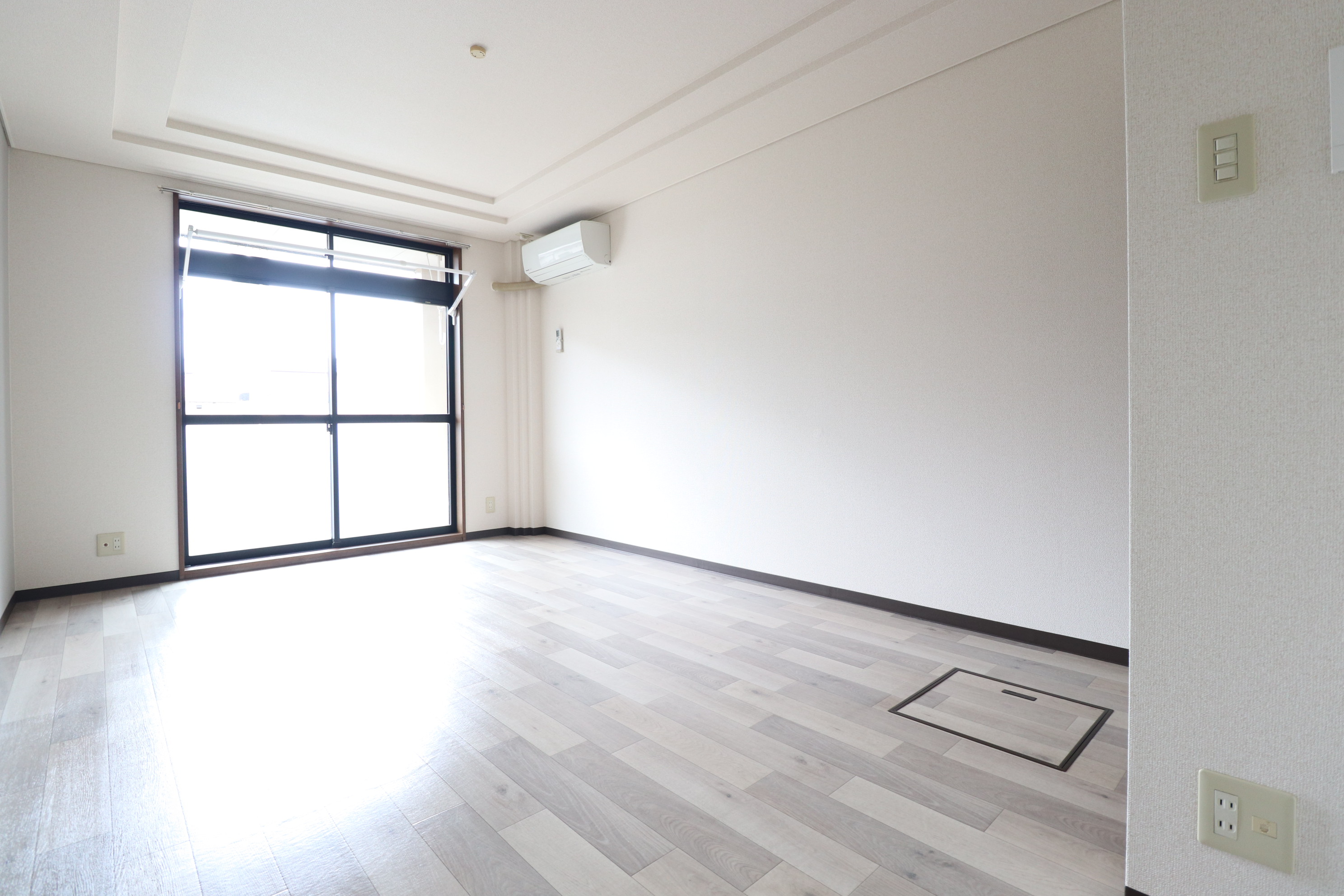 居室・リビング　9帖のゆったりと過ごしていただけるお部屋です♪