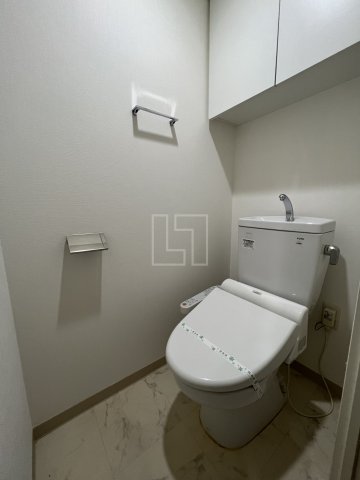 トイレ　プライムアーバン松屋町　温水洗浄便座