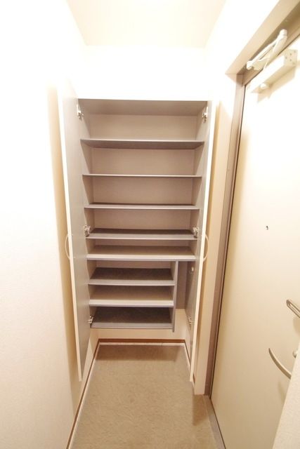 玄関　★下駄箱収納です★