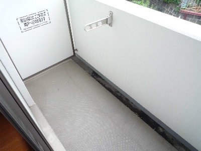 バルコニー　ベランダです。マンションタイプなので広いです。