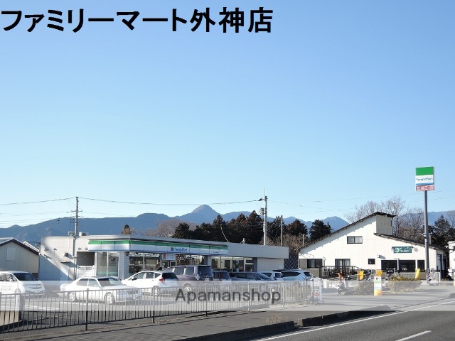 コンビニ　ファミリーマート（コンビニ）まで806m