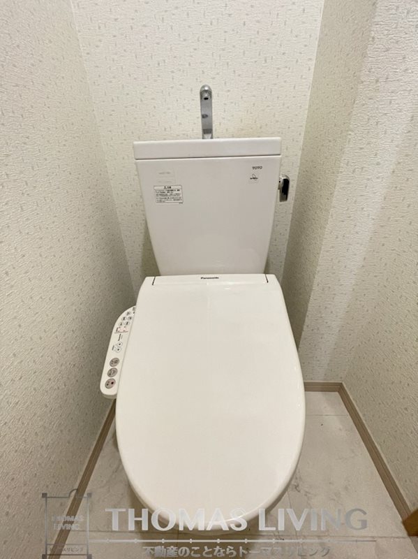 トイレ　※別号室の参考写真になります。
