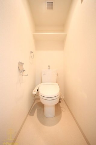 トイレ　レオンコンフォート本町東