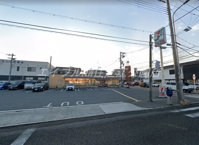コンビニ　セブンイレブン大阪北加賀屋1丁目店（コンビニ）まで203m