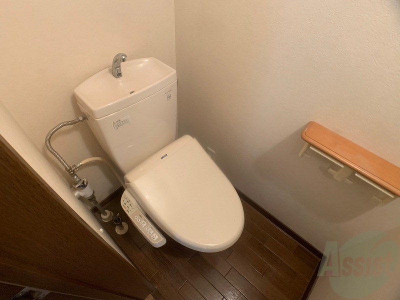 トイレ　ウォシュレット機能がついたトイレ。安心して使用できますね。