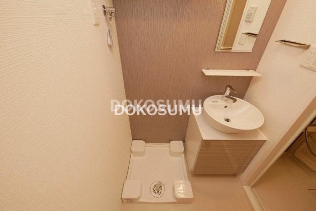 洗面設備　忙しい朝もスムーズに。使いやすさを追求した清潔な洗面空間。