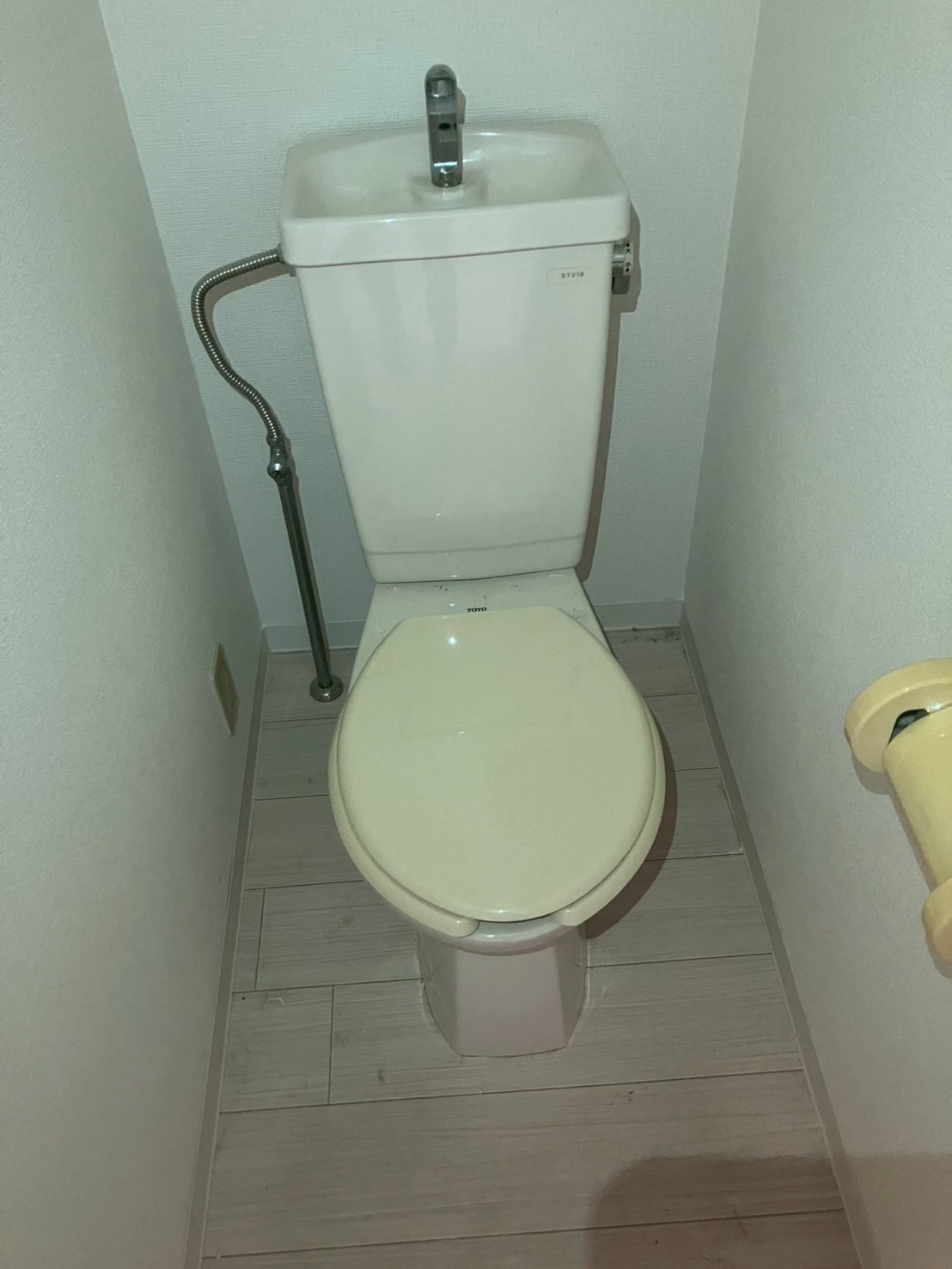 トイレ　別のお部屋の室内写真になります。