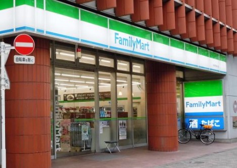 コンビニ　ファミリーマート渋谷明治通り（コンビニ）まで88m