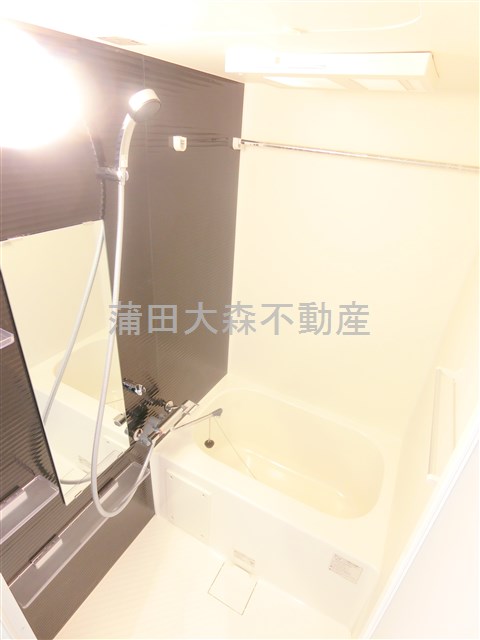 バス・シャワールーム　浴室乾燥機付きのお風呂　バスルーム