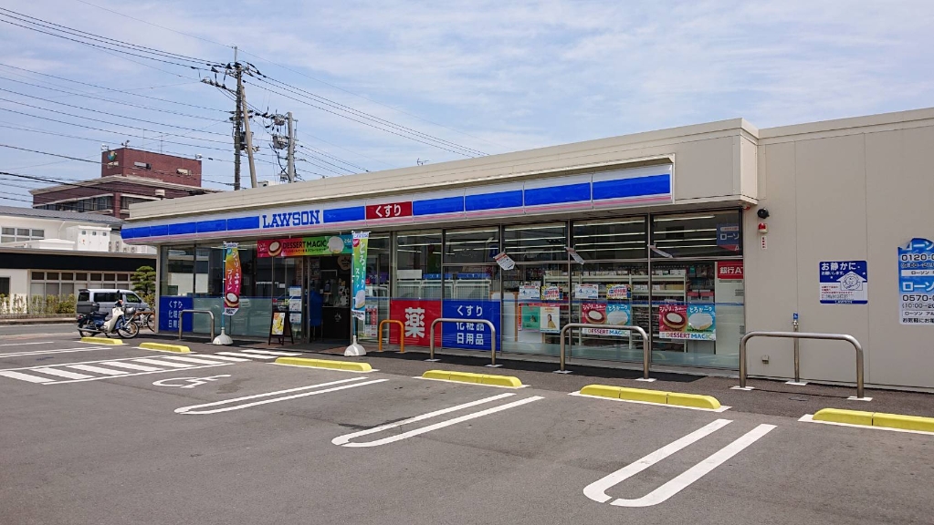 コンビニ　ローソン 四国中央川之江庁舎前店（コンビニ）まで712m