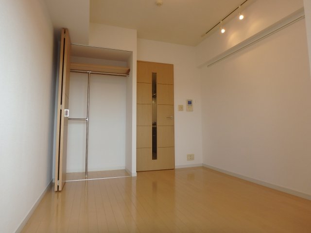 収納　※別部屋の参考写真です。