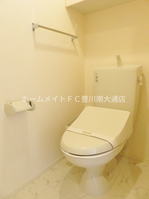 トイレ　同型別部屋写真（反転）