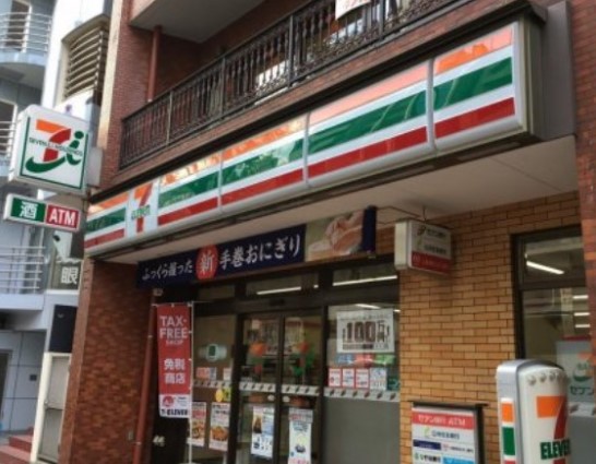 コンビニ　セブンイレブン台東蔵前2丁目店（コンビニ）まで56m