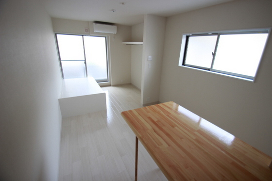 居室・リビング　※別部屋の写真です