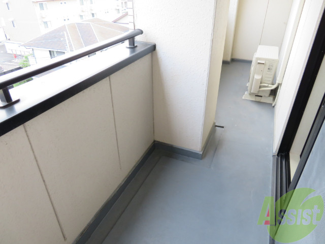 バルコニー　バルコニーも広くていいですね、お洗濯しやすそうです