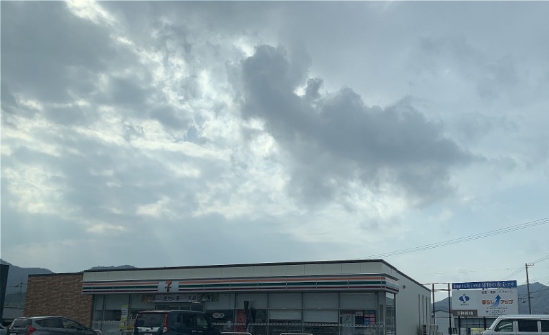 コンビニ　セブンイレブン三豊詫間町店（コンビニ）まで2077m