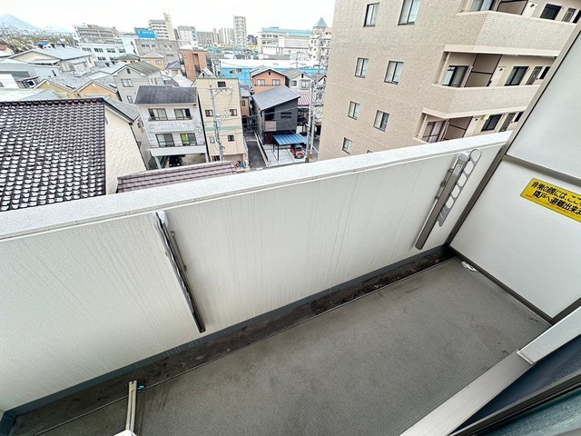 バルコニー　※他部屋の写真です。現況優先。