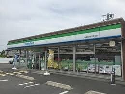 その他　ファミリーマート日の出２丁目店（その他）まで700m