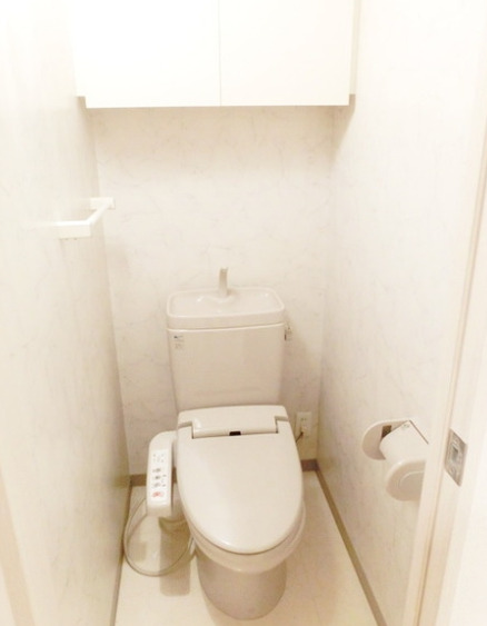 トイレ　別部屋の画像を使用しております。