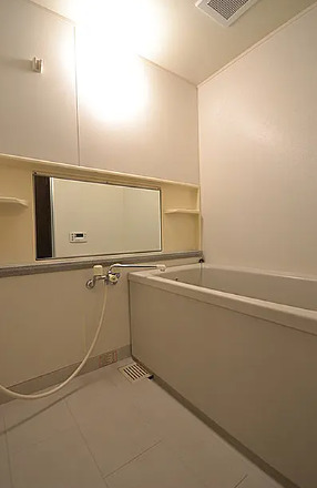 バス・シャワールーム　別部屋の画像を使用しております。