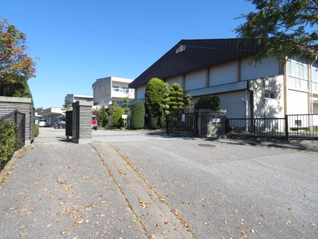 中学校　松本市立明善中学校（中学校）まで1071m