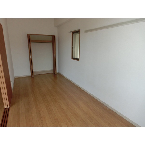 その他部屋・スペース　角部屋なので窓付き