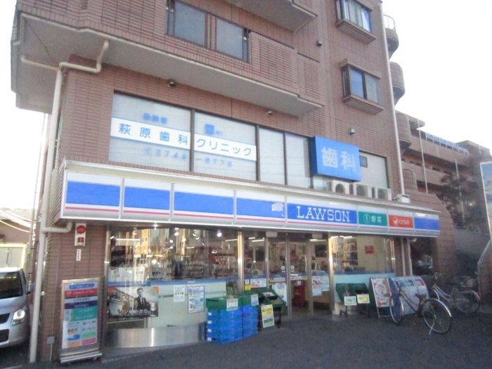 コンビニ　ローソン鎌田三丁目店（コンビニ）まで418m