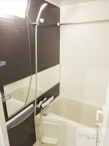 バス・シャワールーム　※同タイプの別のお部屋です。