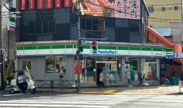 コンビニ　ファミリーマート墨田菊川駅前店（コンビニ）まで102m
