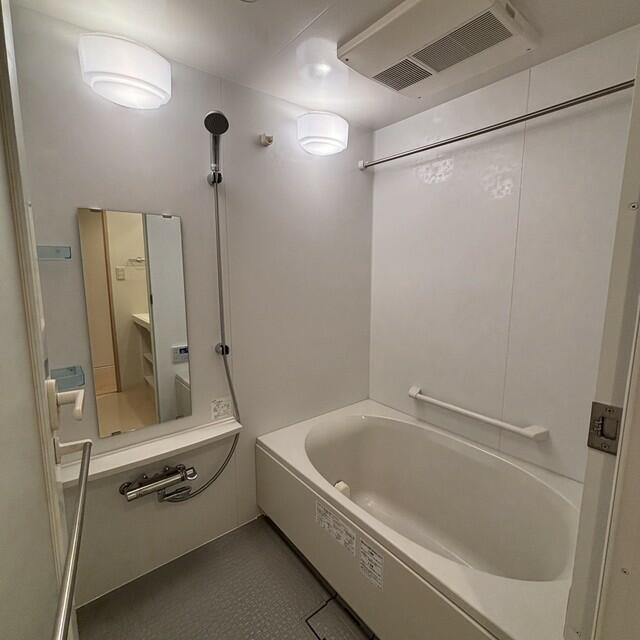 バス・シャワールーム　※写真は同タイプ住戸です。