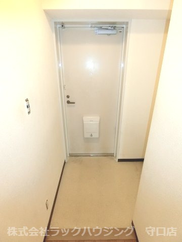 玄関　【お部屋さがしはラックハウジングにお問合せ下さいませ♪】