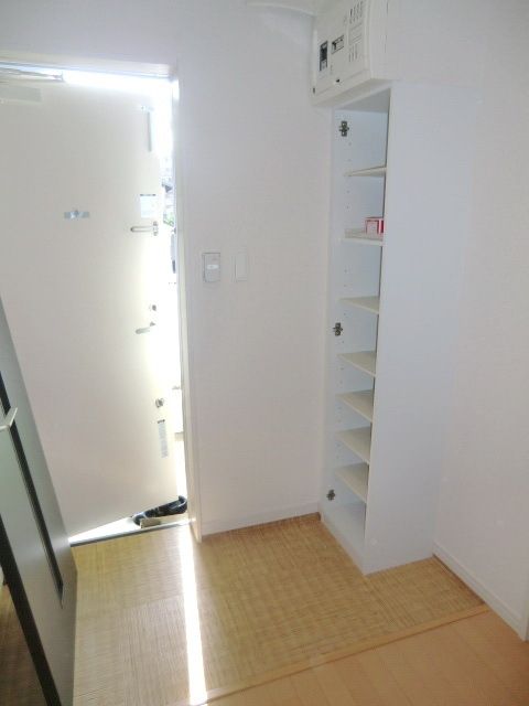 玄関　靴収納付きの玄関