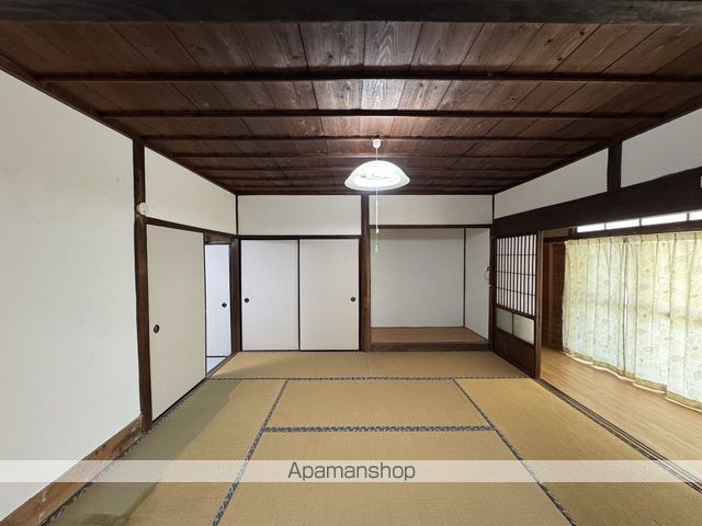 山川町原町貸家の内装写真