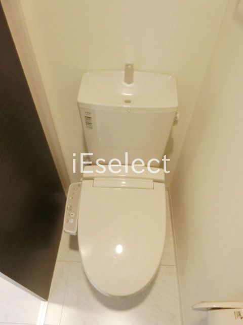 トイレ　温水洗浄機能付きトイレ