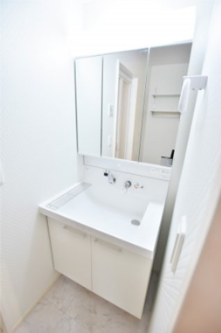 洗面設備　同施工会社、別物件お写真です。ご参考までにご覧ください。